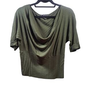 Body Central Top. Size Medium, Drop Neck & Waist Band Half Sleeve Hunter Green
